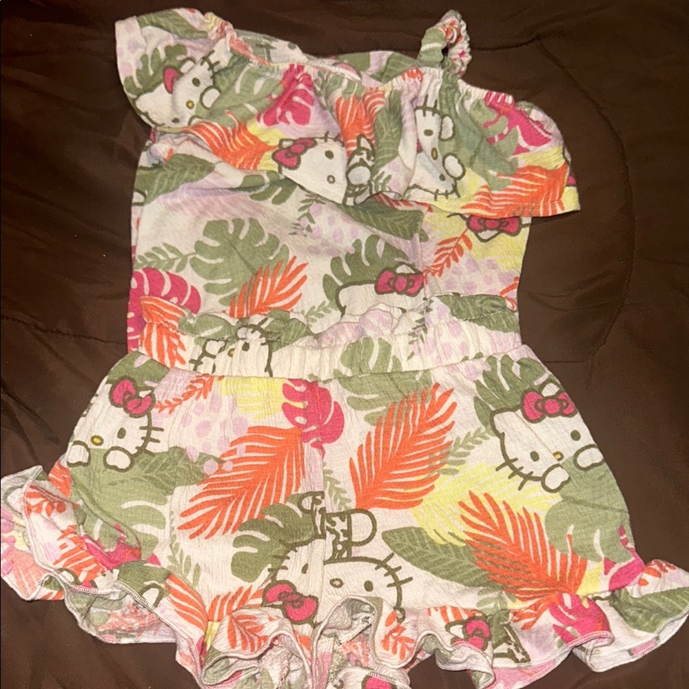 Hello Kitty Tropical Outfit